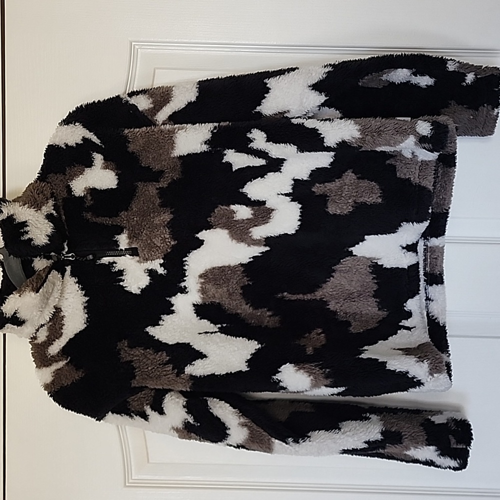 Eddie Bauer Women’s Plush Quest 1/4 Zip Fleece Sherpa Black White Camo